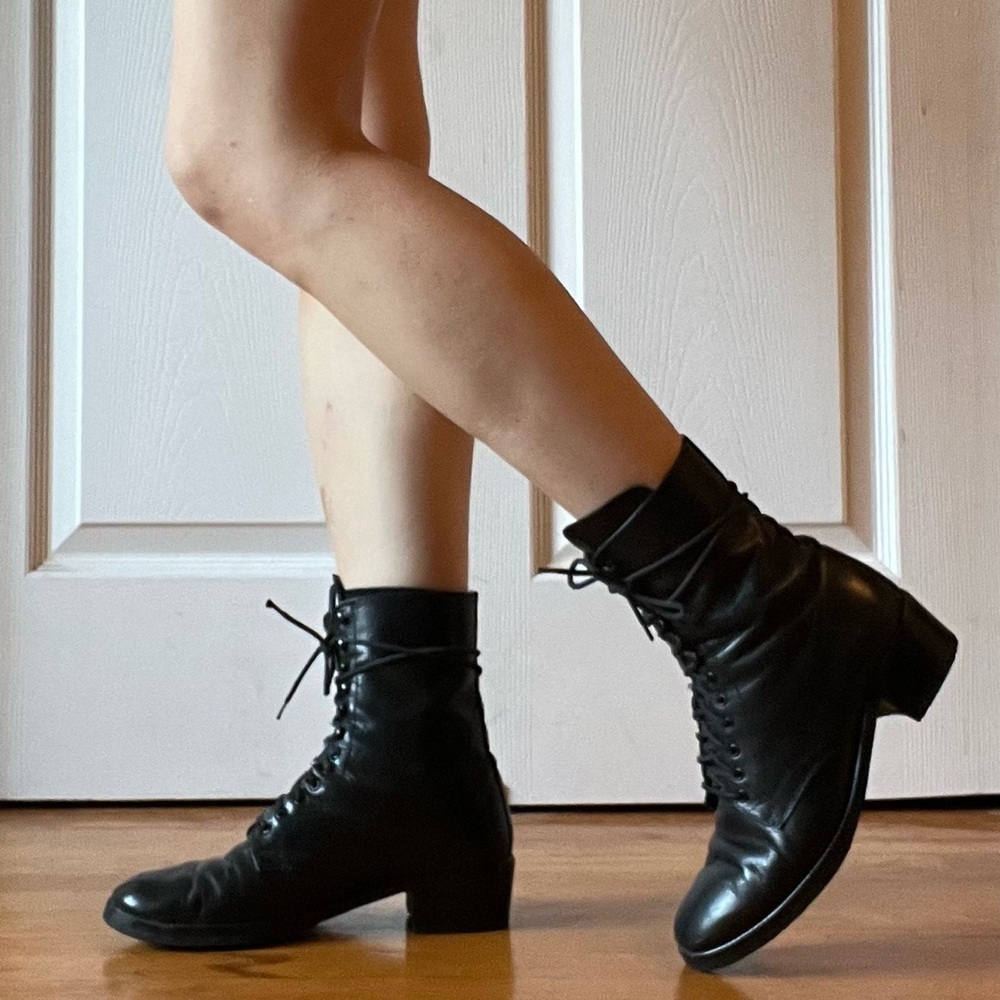 Vintage 90s Black Leather Lace-up Ankle Boots